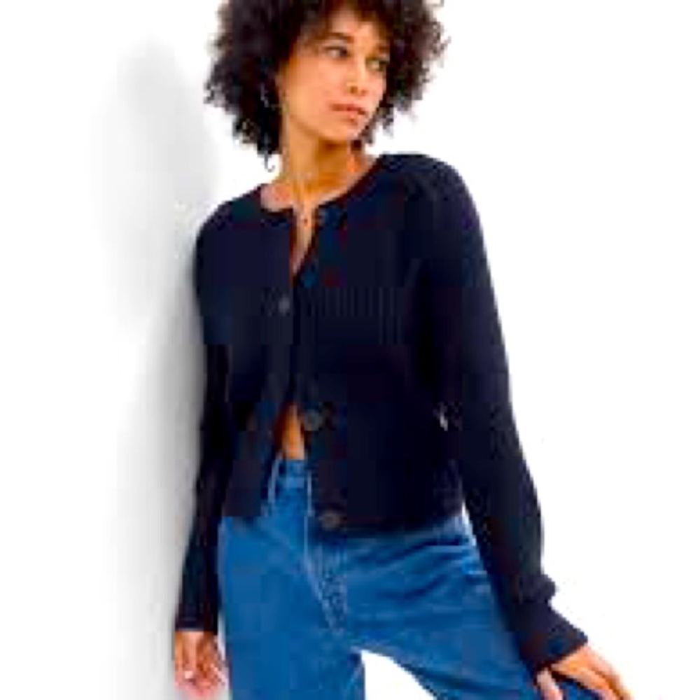 GAP Black Ribbed Button‑Front Cardigan